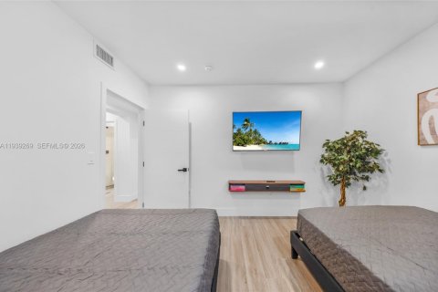 Villa ou maison à vendre à Miami, Floride: 5 chambres, 146.6 m2 № 1996963 - photo 19