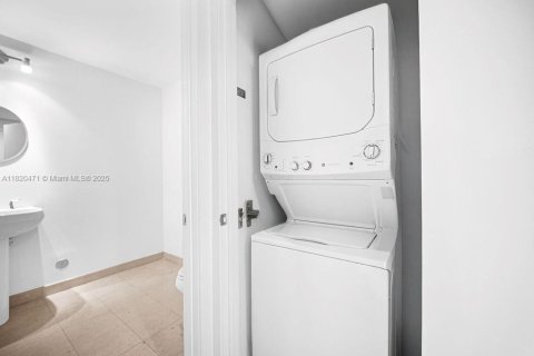 Copropriété à vendre à Miami, Floride: 1 chambre, 96.62 m2 № 1783974 - photo 16