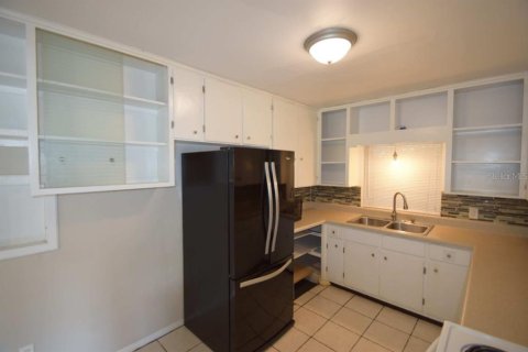 House in Lake Wales, Florida 3 bedrooms, 124.02 sq.m. № 2150574 - photo 13