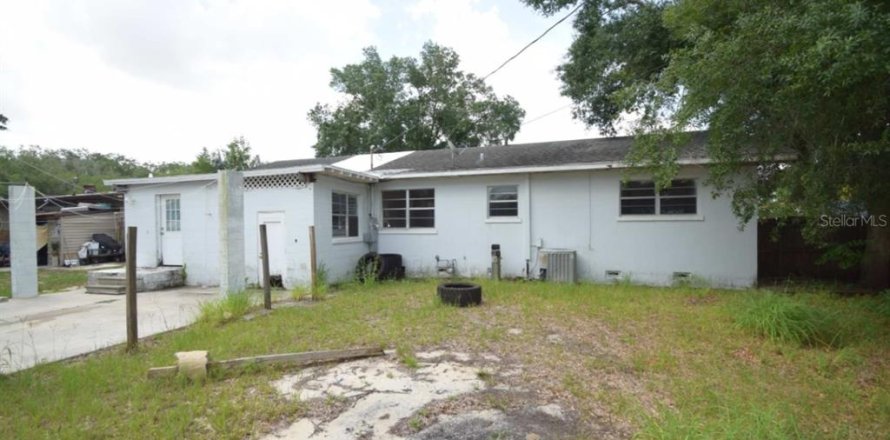 House in Lake Wales, Florida 3 bedrooms, 124.02 sq.m. № 2150574