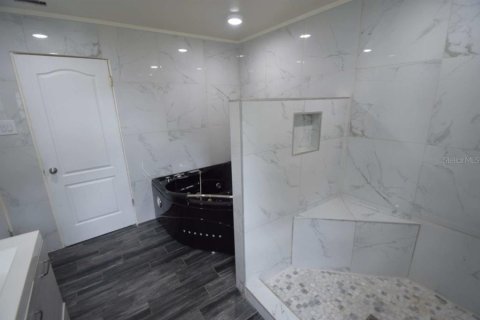 House in Lake Wales, Florida 3 bedrooms, 124.02 sq.m. № 2150574 - photo 8
