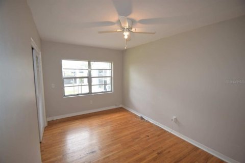 House in Lake Wales, Florida 3 bedrooms, 124.02 sq.m. № 2150574 - photo 16