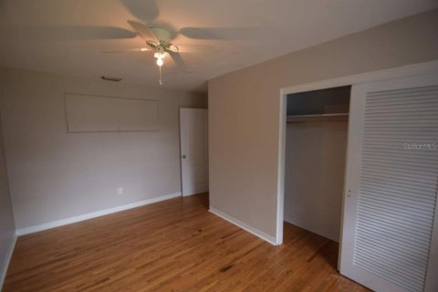 House in Lake Wales, Florida 3 bedrooms, 124.02 sq.m. № 2150574 - photo 10