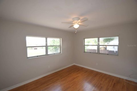 House in Lake Wales, Florida 3 bedrooms, 124.02 sq.m. № 2150574 - photo 17
