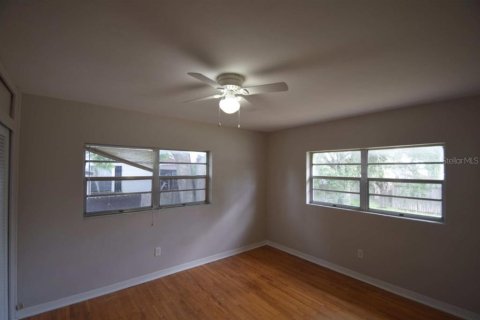 House in Lake Wales, Florida 3 bedrooms, 124.02 sq.m. № 2150574 - photo 11