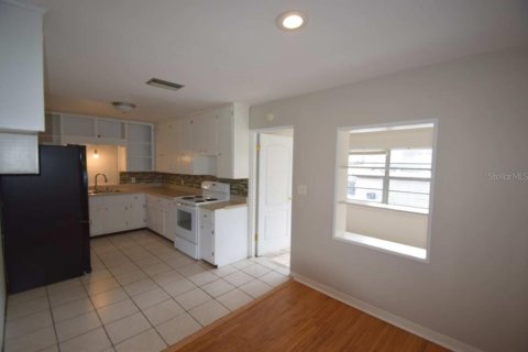 House in Lake Wales, Florida 3 bedrooms, 124.02 sq.m. № 2150574 - photo 20