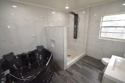House in Lake Wales, Florida 3 bedrooms, 124.02 sq.m. № 2150574 - photo 6