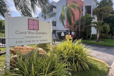 Condo in Miami, Florida, 2 bedrooms  № 2000861