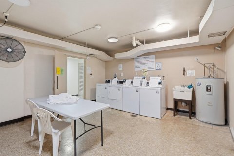 Купить кондоминиум в Холливуд, Флорида 3 комнаты, 78.41м2, № 2146908 - фото 26