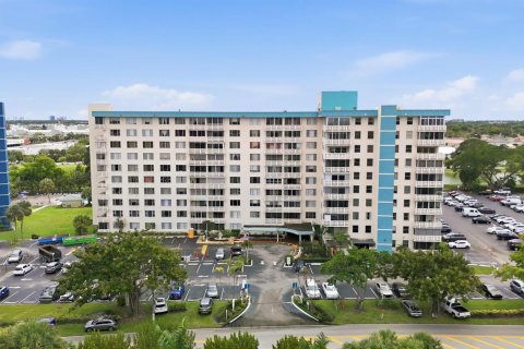 Купить кондоминиум в Холливуд, Флорида 3 комнаты, 78.41м2, № 2146908 - фото 30