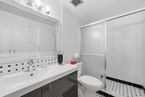 Купить кондоминиум в Холливуд, Флорида 3 комнаты, 78.41м2, № 2146908 - фото 24