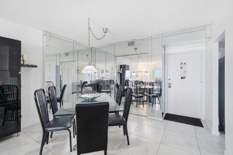 Купить кондоминиум в Холливуд, Флорида 3 комнаты, 78.41м2, № 2146908 - фото 4