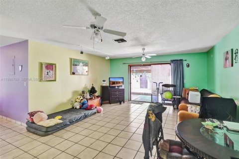 Townhouse in Miami, Florida 3 bedrooms, 119.19 sq.m. № 2068330 - photo 20