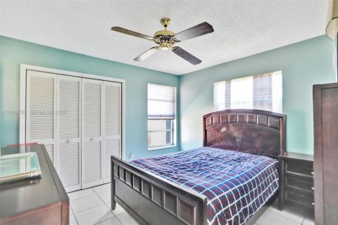 Townhouse in Miami, Florida 3 bedrooms, 119.19 sq.m. № 2068330 - photo 13