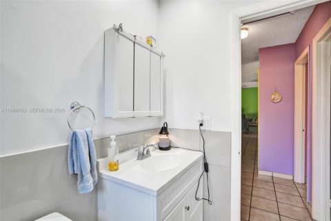 Townhouse in Miami, Florida 3 bedrooms, 119.19 sq.m. № 2068330 - photo 16