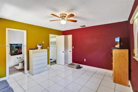 Townhouse in Miami, Florida 3 bedrooms, 119.19 sq.m. № 2068330 - photo 24