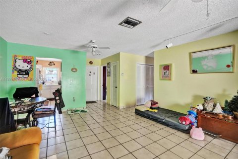 Townhouse in Miami, Florida 3 bedrooms, 119.19 sq.m. № 2068330 - photo 26