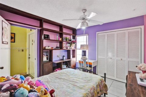 Townhouse in Miami, Florida 3 bedrooms, 119.19 sq.m. № 2068330 - photo 11
