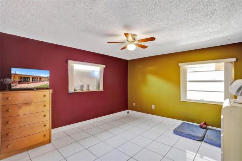 Townhouse in Miami, Florida 3 bedrooms, 119.19 sq.m. № 2068330 - photo 21
