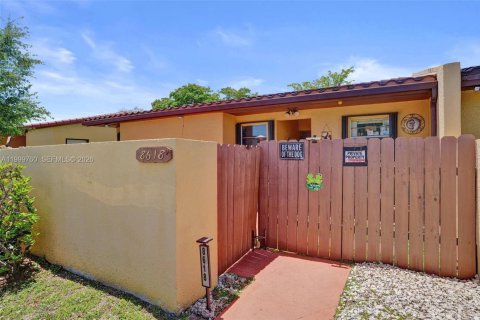 Townhouse in Miami, Florida 3 bedrooms, 119.19 sq.m. № 2068330 - photo 23