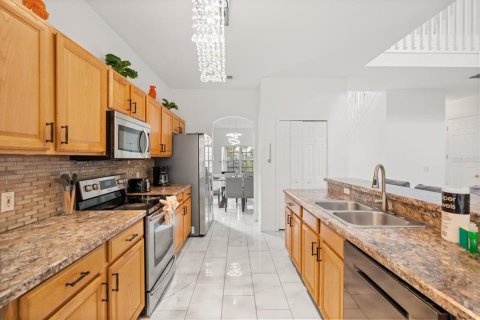 Casa en venta en Kissimmee, Florida, 5 dormitorios, 238.29 m2 № 2109327 - foto 13