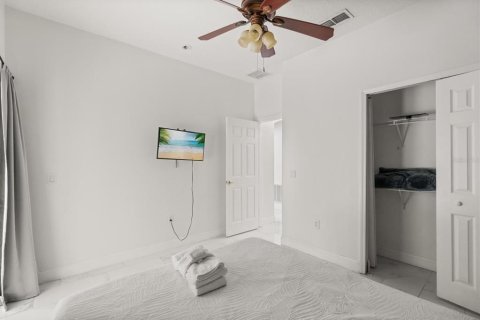 Casa en venta en Kissimmee, Florida, 5 dormitorios, 238.29 m2 № 2109327 - foto 20