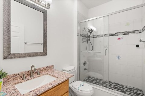 Casa en venta en Kissimmee, Florida, 5 dormitorios, 238.29 m2 № 2109327 - foto 18