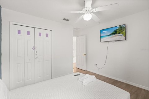 Casa en venta en Kissimmee, Florida, 5 dormitorios, 238.29 m2 № 2109327 - foto 27