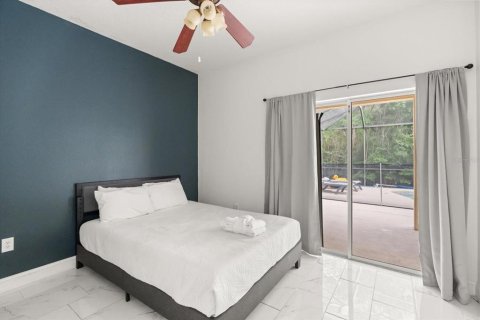 Casa en venta en Kissimmee, Florida, 5 dormitorios, 238.29 m2 № 2109327 - foto 19