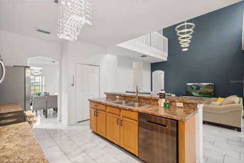 Casa en venta en Kissimmee, Florida, 5 dormitorios, 238.29 m2 № 2109327 - foto 9