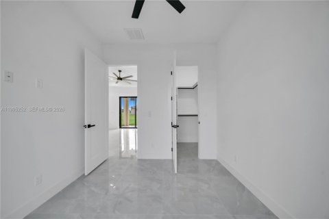 House in Cape Coral, Florida 4 bedrooms, 165.18 sq.m. № 2062746 - photo 27