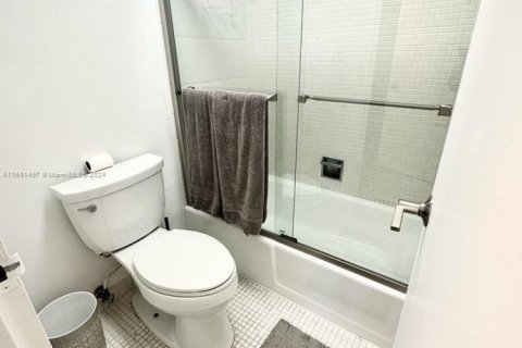 Copropriété à louer à Miami Beach, Floride: 50.63 m2 № 2039516 - photo 5