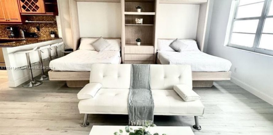 Studio à Condo à Miami Beach, Floride  № 2039516