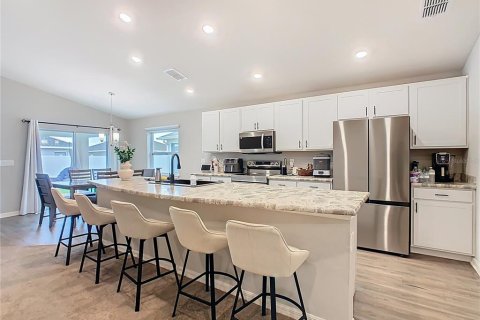Casa en alquiler en Haines City, Florida, 4 dormitorios, 157.75 m2 № 1813399 - foto 2