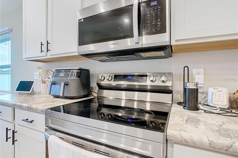 Casa en alquiler en Haines City, Florida, 4 dormitorios, 157.75 m2 № 1813399 - foto 13