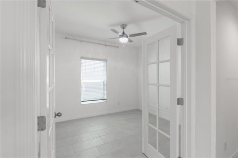 House in Davenport, Florida 4 bedrooms, 216.46 sq.m. № 1778718 - photo 8