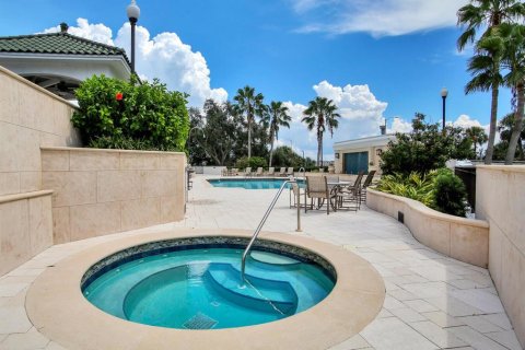 Condo in Tampa, Florida, 2 bedrooms № 2145264 - photo 16