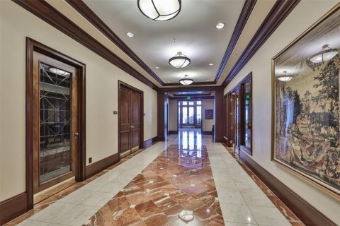 Condo in Tampa, Florida, 2 bedrooms № 2145264 - photo 19