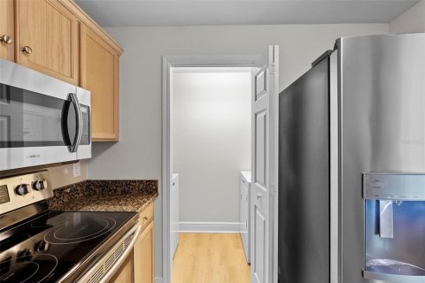 Condo in Tampa, Florida, 2 bedrooms № 2145264 - photo 11