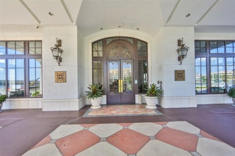 Condo in Tampa, Florida, 2 bedrooms № 2145264 - photo 27