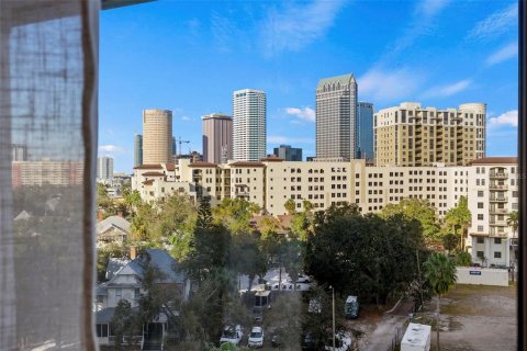 Condo in Tampa, Florida, 2 bedrooms № 2145264 - photo 8
