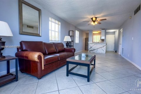Copropriété à vendre à Fort Lauderdale, Floride: 2 chambres, 75.62 m2 № 2059527 - photo 4