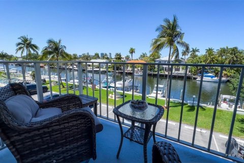 Copropriété à vendre à Fort Lauderdale, Floride: 2 chambres, 75.62 m2 № 2059527 - photo 3