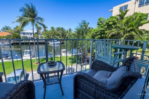 Copropriété à vendre à Fort Lauderdale, Floride: 2 chambres, 75.62 m2 № 2059527 - photo 2