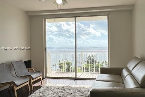 Copropriété à louer à Miami, Floride: 2 chambres, 89.93 m2 № 1976595 - photo 10