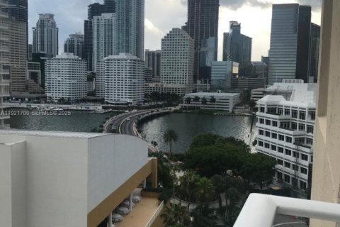 Copropriété à louer à Miami, Floride: 2 chambres, 89.93 m2 № 1976595 - photo 2