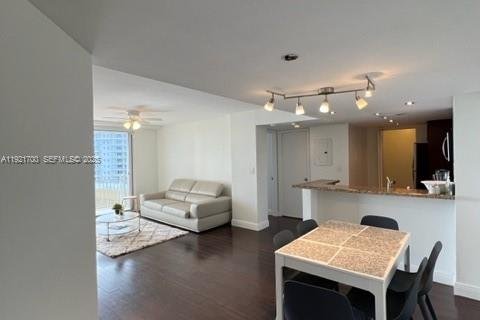 Copropriété à louer à Miami, Floride: 2 chambres, 89.93 m2 № 1976595 - photo 12