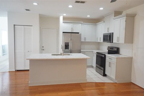 Adosado en alquiler en Tampa, Florida, 2 dormitorios, 128.02 m2 № 1851717 - foto 5