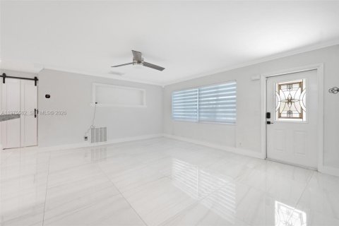 House in Deerfield Beach, Florida 4 bedrooms, 125.6 sq.m. № 2038304 - photo 7