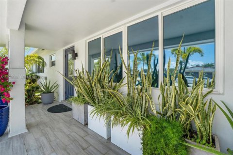 House in Deerfield Beach, Florida 4 bedrooms, 125.6 sq.m. № 2038304 - photo 4